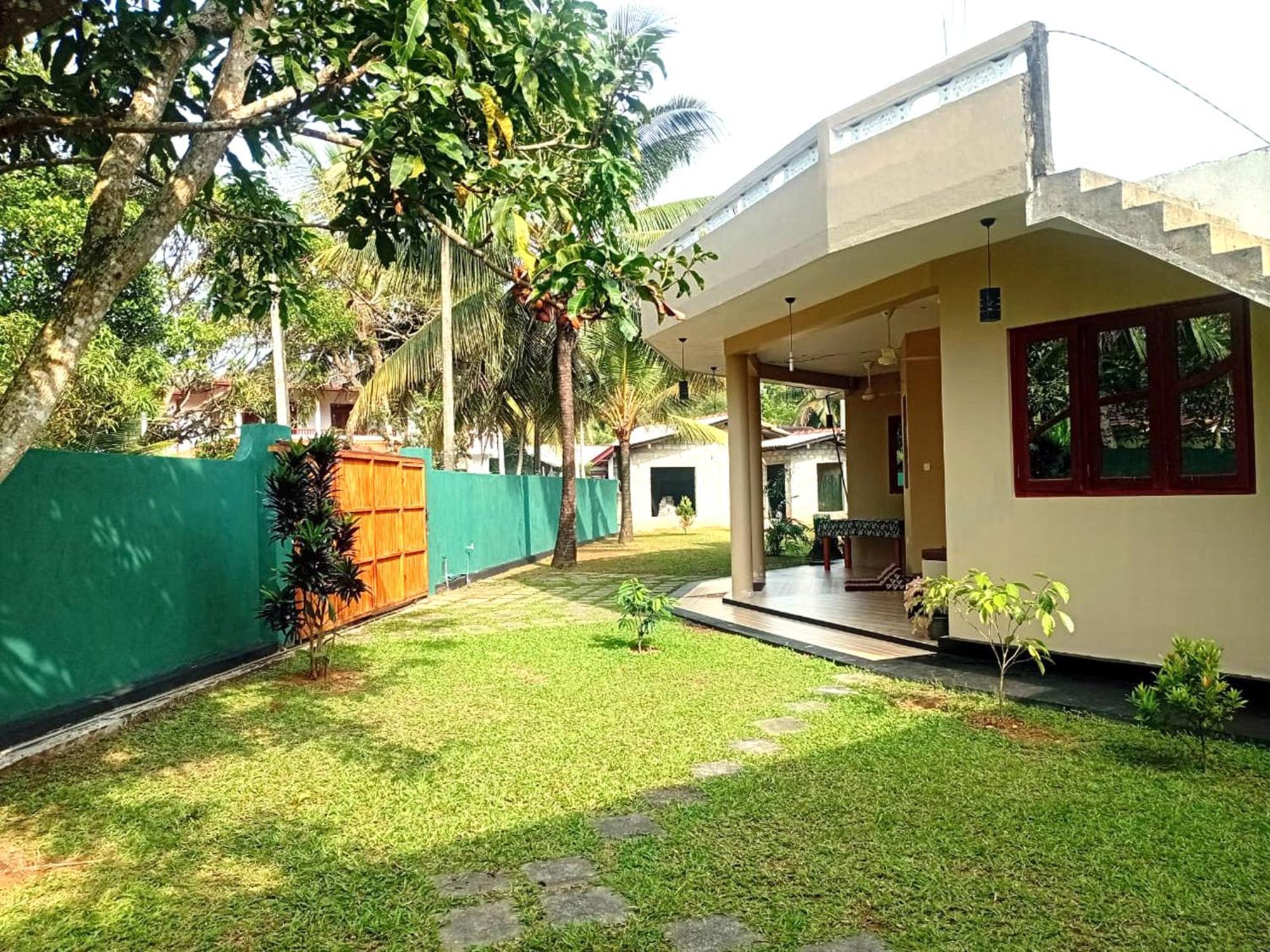 Guesthouse Dilush Beruwala Bagian luar foto