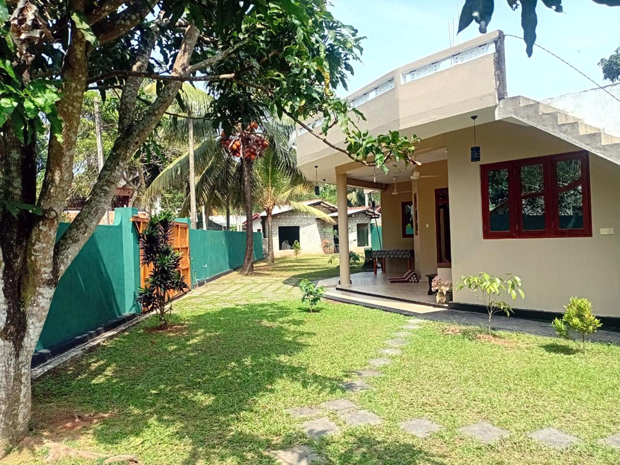 Guesthouse Dilush Beruwala Bagian luar foto