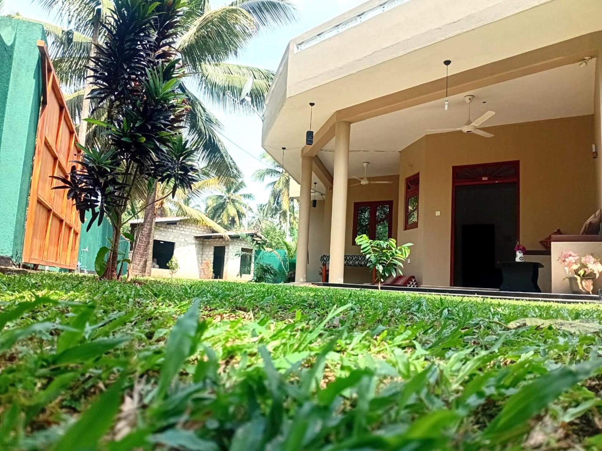 Guesthouse Dilush Beruwala Bagian luar foto