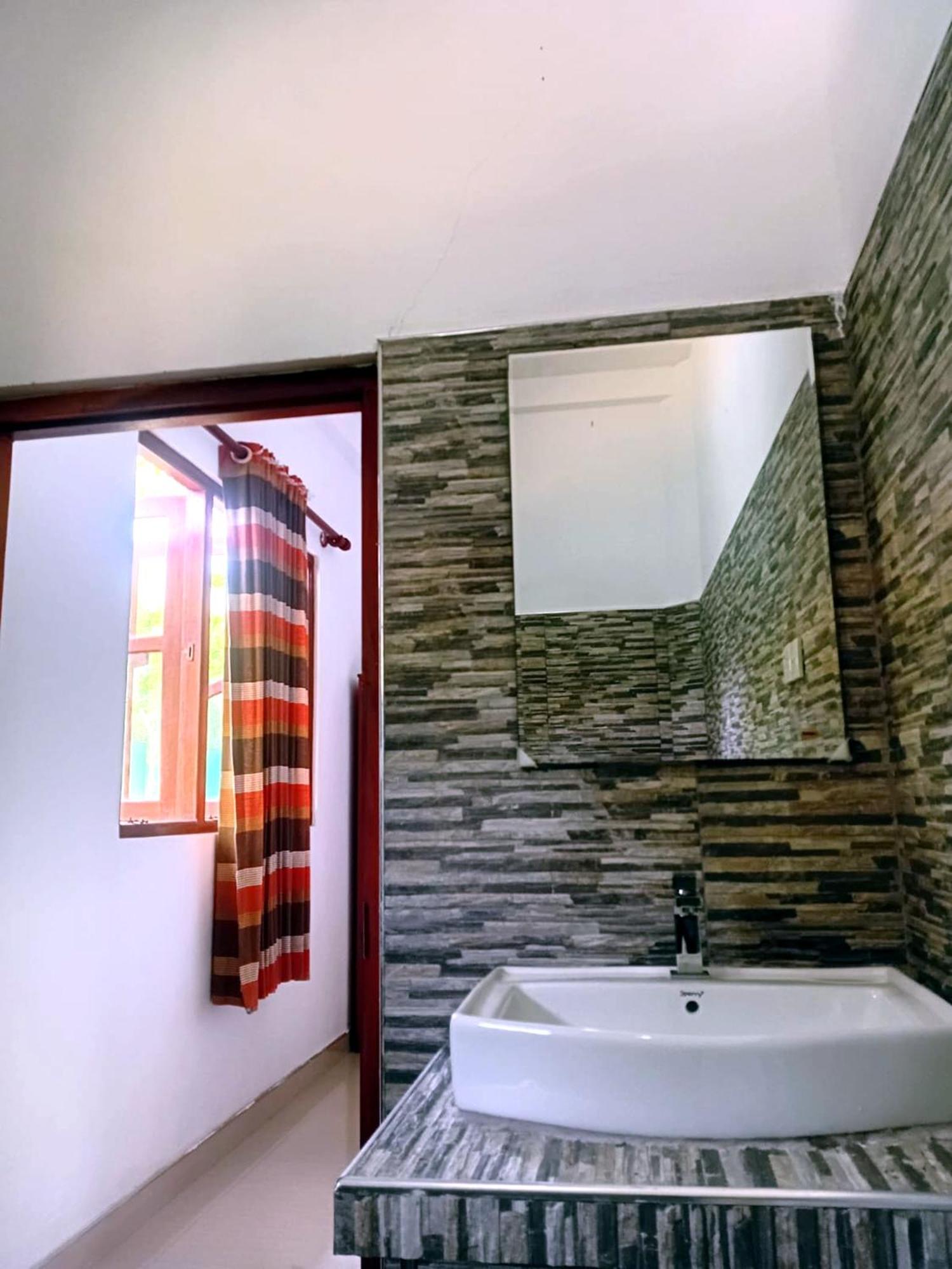 Guesthouse Dilush Beruwala Bagian luar foto