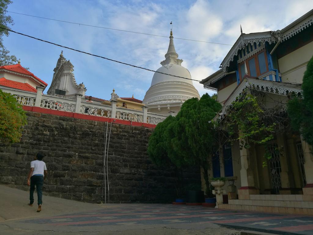 Guesthouse Dilush Beruwala Bagian luar foto
