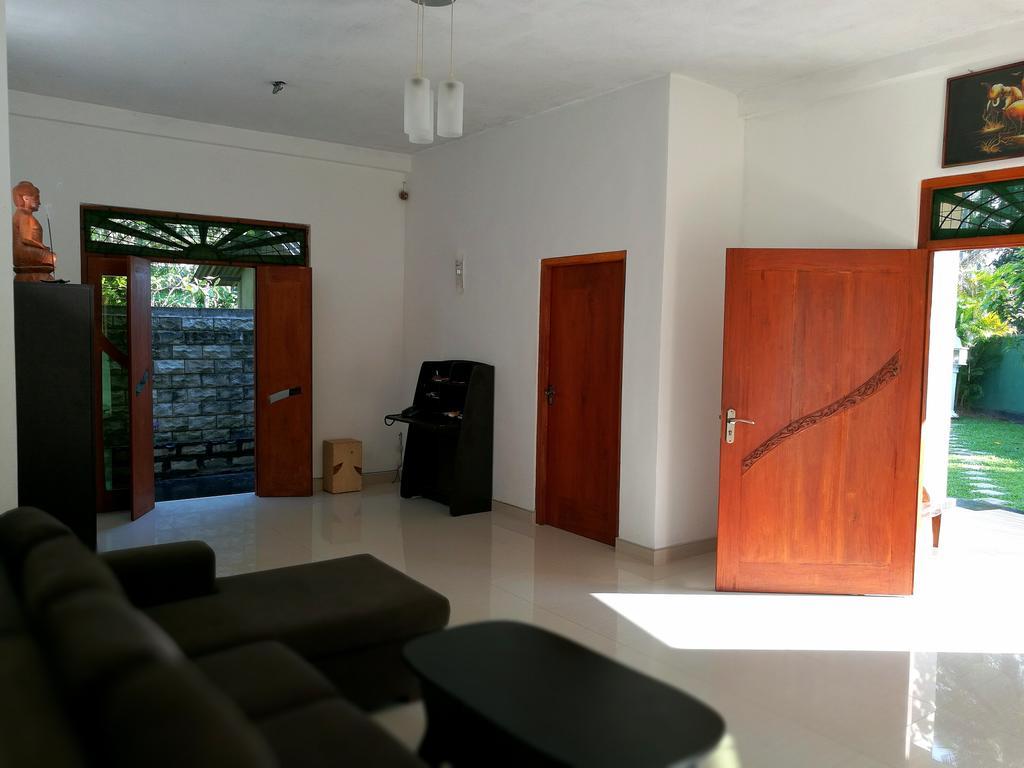 Guesthouse Dilush Beruwala Bagian luar foto