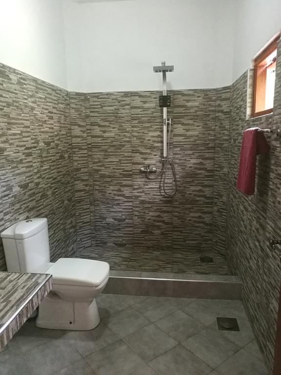 Guesthouse Dilush Beruwala Bagian luar foto